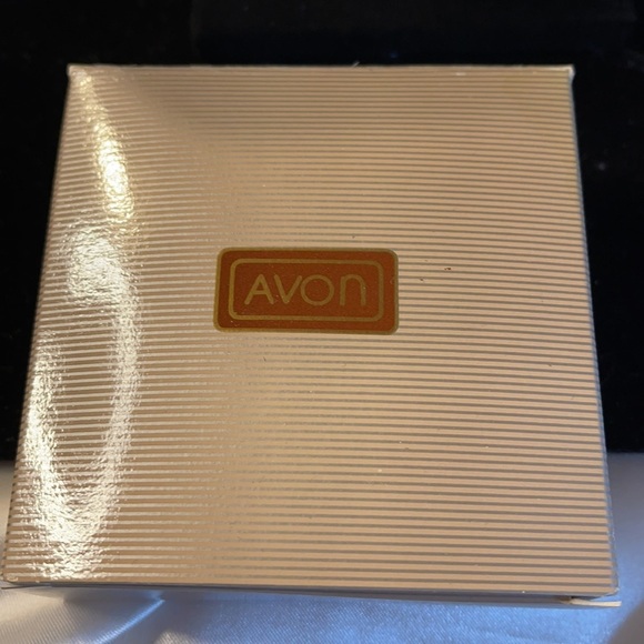 Avon (1992) Vintage Pearlesque Wrap Bracelet- Fits any size wrist - Picture 4 of 6